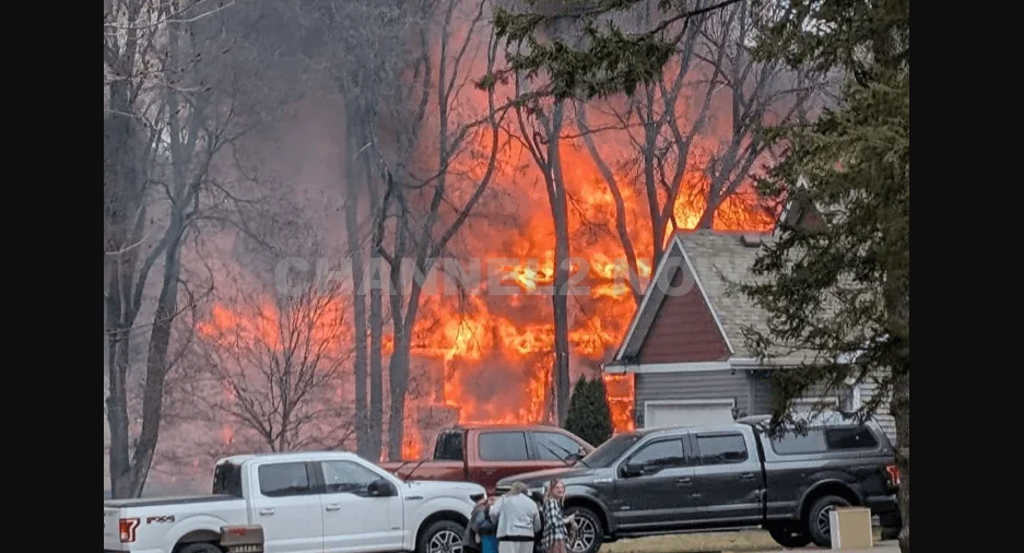No Survivors in Brooklyn Park Plane Crash, Residents Inside Home Unharmed   BROOKLYN PARK, MN – A devastating plane crash in Brooklyn Park on Saturday afternoon has left no survivors, according to local authorities. The crash occurred near the intersection of 109th Avenue North and Noble Parkway at approximately 12:20 p.m., the Federal Aviation Administration (FAA) confirmed.  The aircraft involved in the crash was identified as a SOCATA TBM7, a small single-engine business aircraft. FAA officials stated that the plane had departed from Des Moines International Airport in Iowa earlier in the day and was en route to Anoka County–Blaine Airport in Minneapolis when the crash occurred.