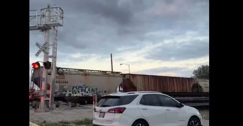 Tragedy in Fremont, Ohio: Train Strikes Multiple Pedestrians Near Hayes Avenue Bridge, Resulting in Two Fatalities and Ongoing Search for Missing 5-Year-Old Child