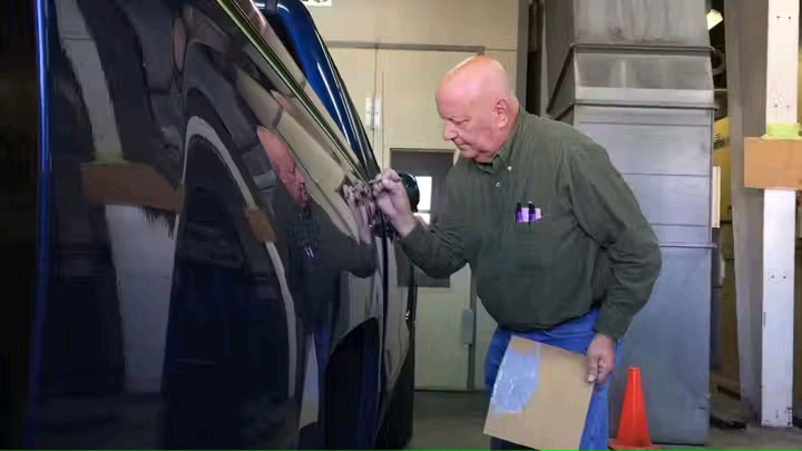 Frank Galli: Detroit, Michigan, Mourns the Loss of a Legendary 87-Year-Old Automotive Pinstriper, Dead on May 12, 2025, Leaving a 60-Year Legacy of Artistry and Community Spirit