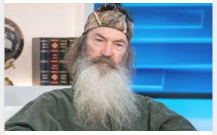 Phil Robertson, Patriarch of ‘Duck Dynasty’ and Founder of Duck Commander, Dies at 79 After Battle with Alzheimer’s Disease
