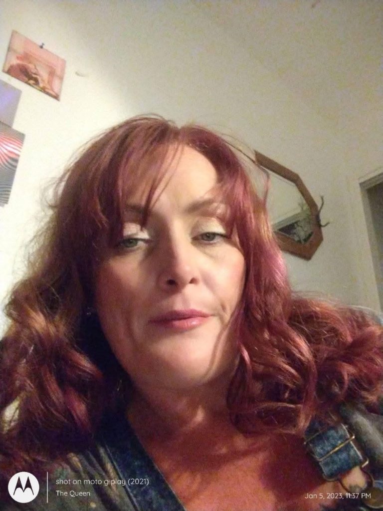 Anne Archibald, 39, of Tempe, Arizona, tragically lost her life on September 25, 2025, following a devastating car accident in the town of Colden