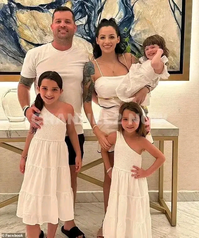 Tucson, Arizona – The Tucson community is mourning a heartbreaking tragedy after two-year-old Parker Scholtes was found unresponsive in a parked vehicle outside her family’s