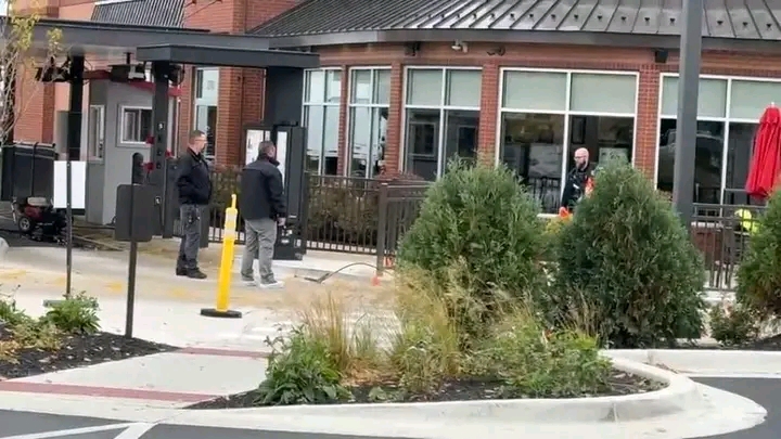 Oswego, New York – The Oswego community is grappling with a tragic and violent incident that occurred early Thursday morning at a local Chick-fil-A, leaving one person