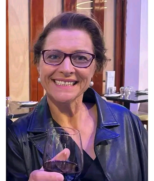 Kalgoorlie, Western Australia – The Kalgoorlie community is reeling from the tragic and unexpected loss of Michelle Leahy, a beloved mother, colleague, and friend, who was