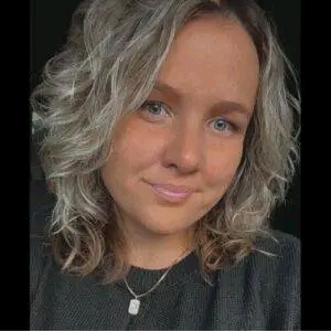 Hernando, Mississippi – The community is deeply saddened by the passing of Chelsie Bailey, a respected and admired member of the MHC Kenworth family.