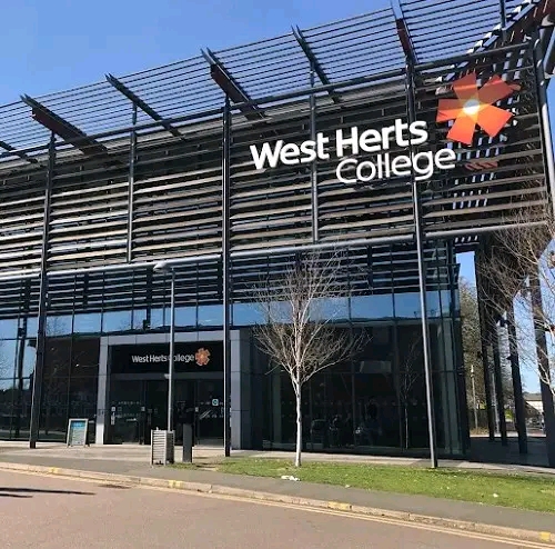 Hemel Hempstead, UK – West Herts College Stabbing at Campus: Police Investigate Student Injury